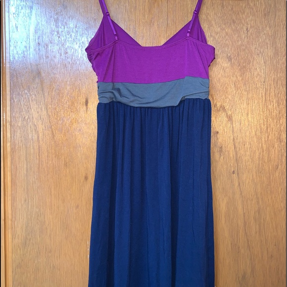 Small dress - Picture 2 of 3